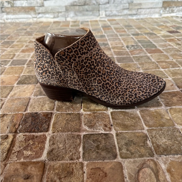 Lucky brand Leopard Print Ankle Boots - Picture 4 of 8